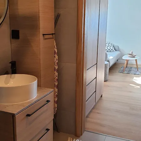 Kawalerka 40 M 2 Osoby Ulica Porzeczkowa Torun Apartment Exterior photo